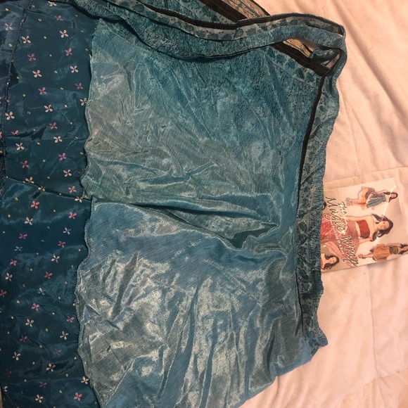 2 Magic Wrap Skirts - Picture 2 of 8